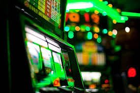 Platform ayutogel login menampilkan kategori sportsbook, live dealer, dan slot games